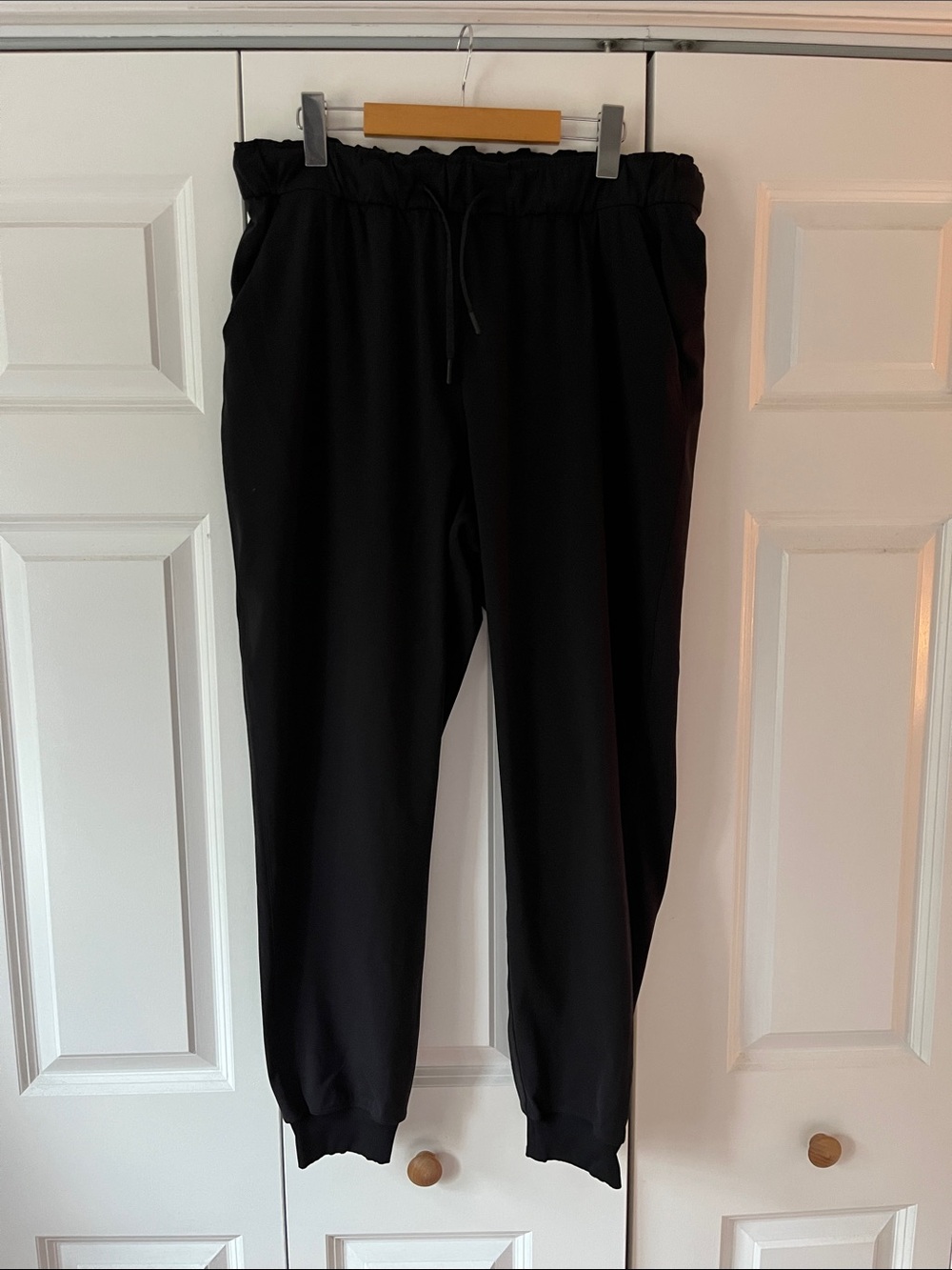 Women’s lululemon Black Drawstring Jogger Pants